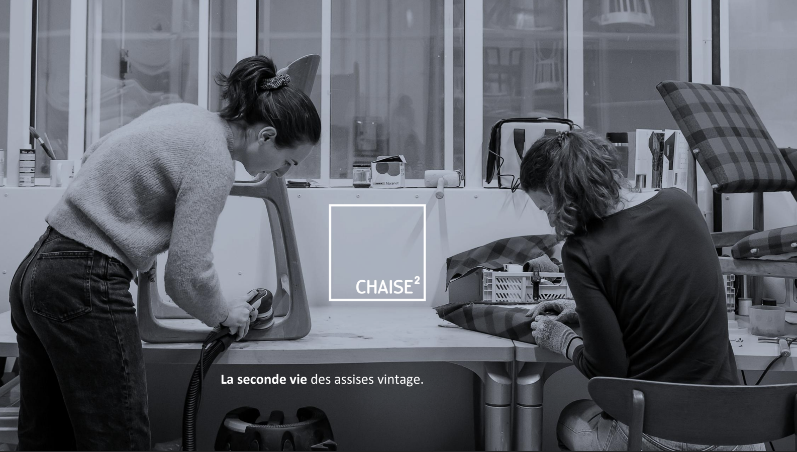 Clémence Miray et Manon Dessirier dans leur atelier à Pantin.